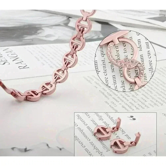 Sparkling Rhinestone Apple Watch Band - Picture 4 of 4